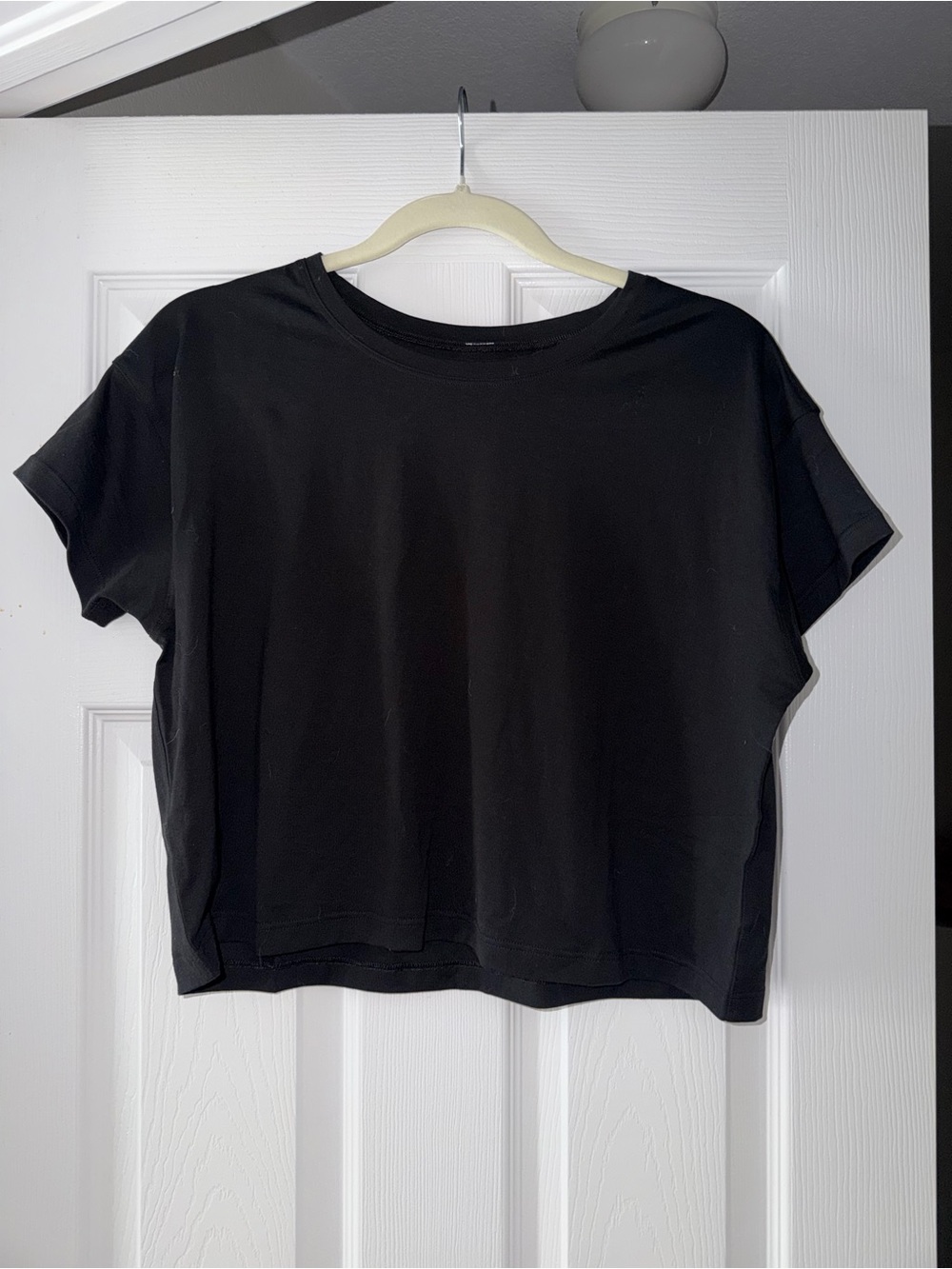 Lululemon black cates tee size 6 never worn